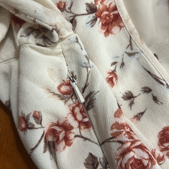 American Eagle Outfitters Cream and Brown Floral Romper Size XS Boho Festival - Picture 13 of 13